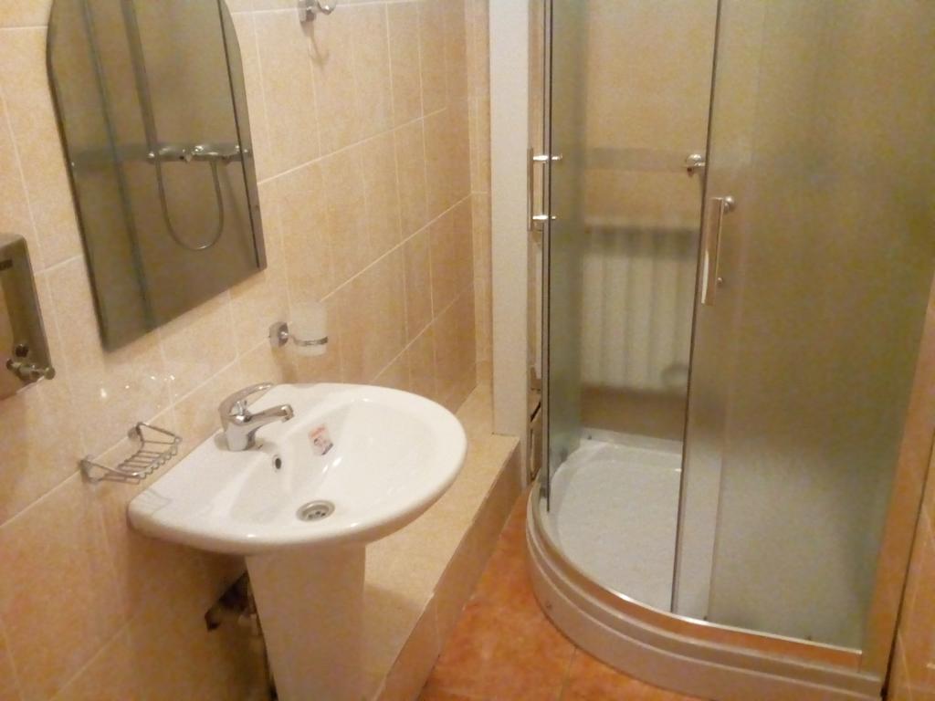 Nursat Guest House Astana Exterior foto