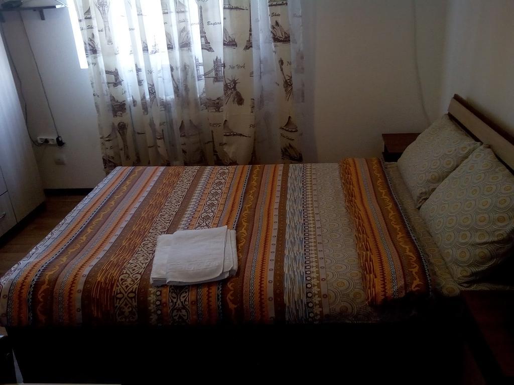 Nursat Guest House Astana Exterior foto